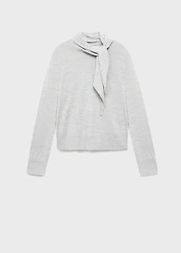 Turtleneck sweater with knot