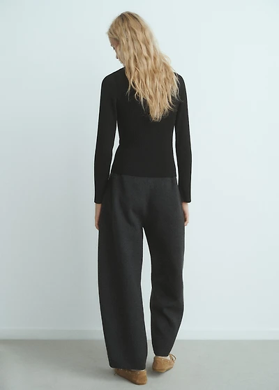 Ribbed sweater with jewel button