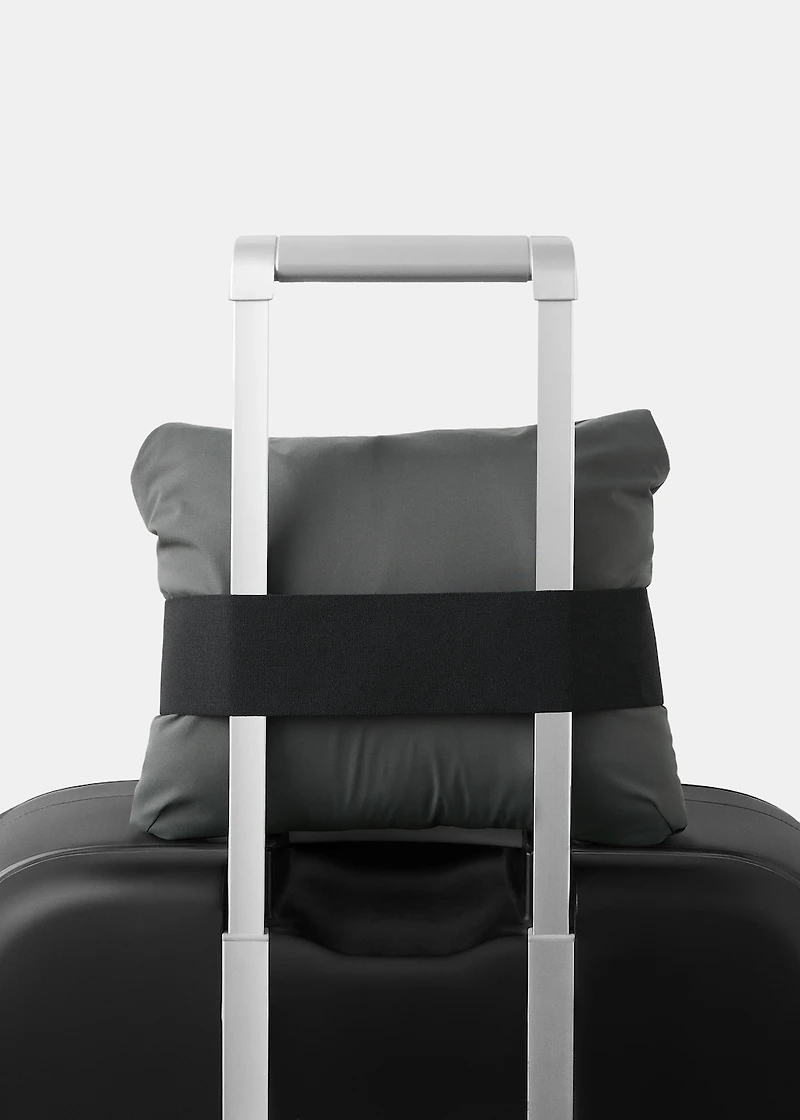 Packable water-repellent jacket with Thermolite® padding