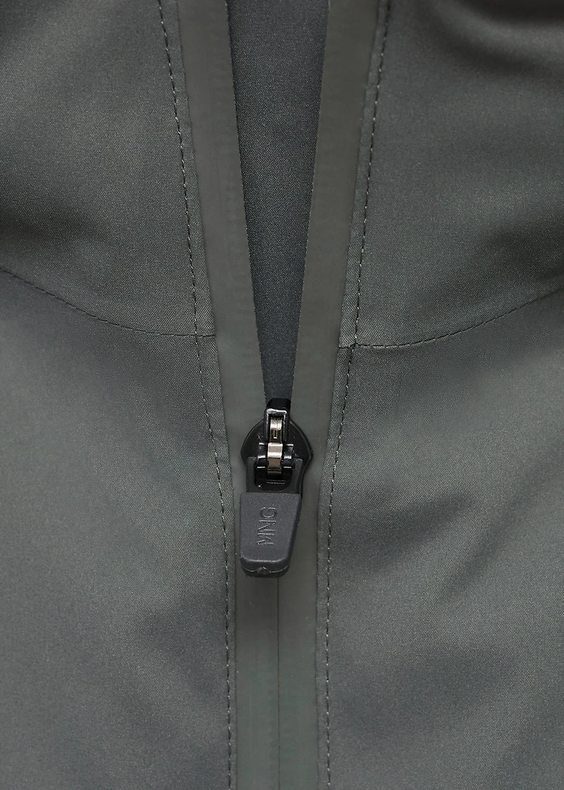Packable water-repellent jacket with Thermolite® padding