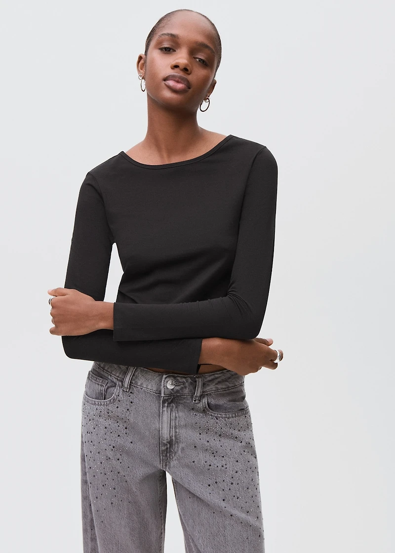 T-shirt with open back