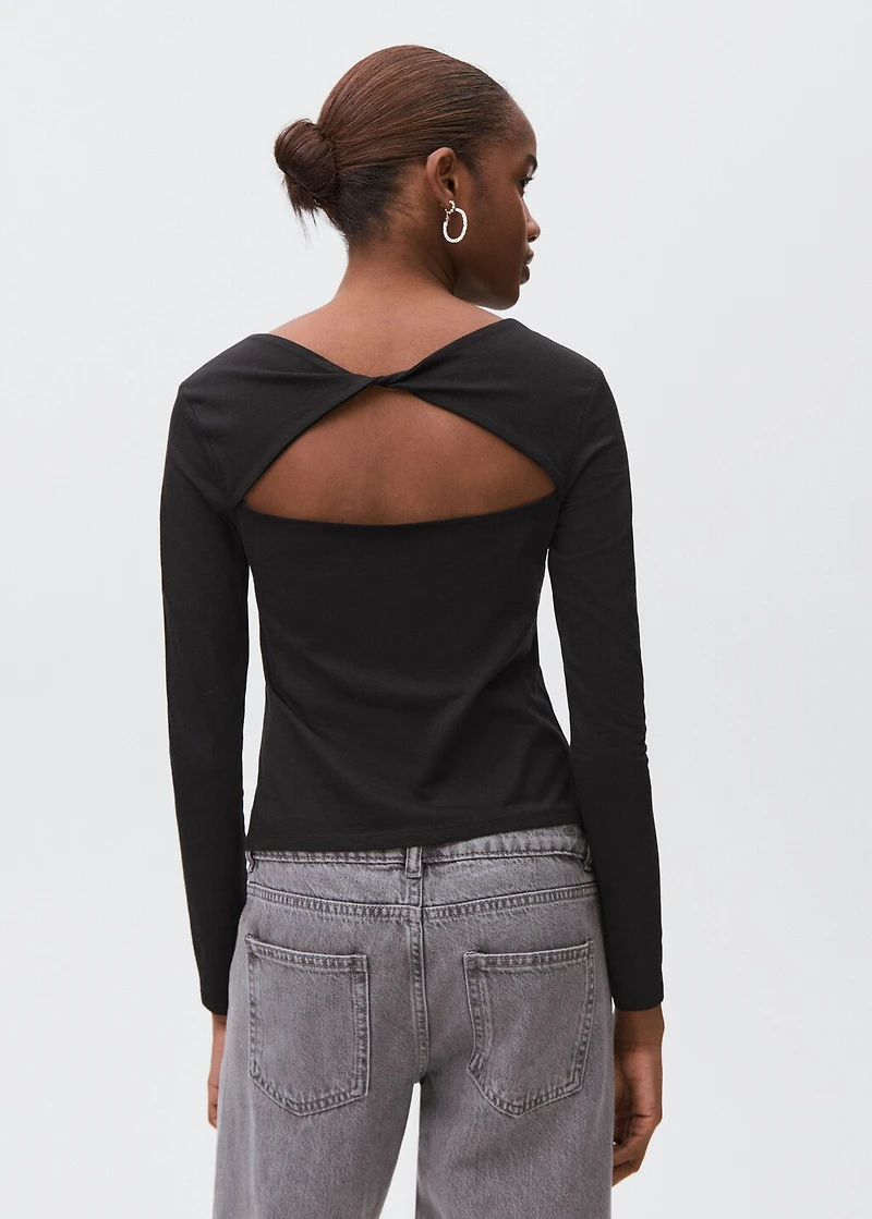 T-shirt with open back