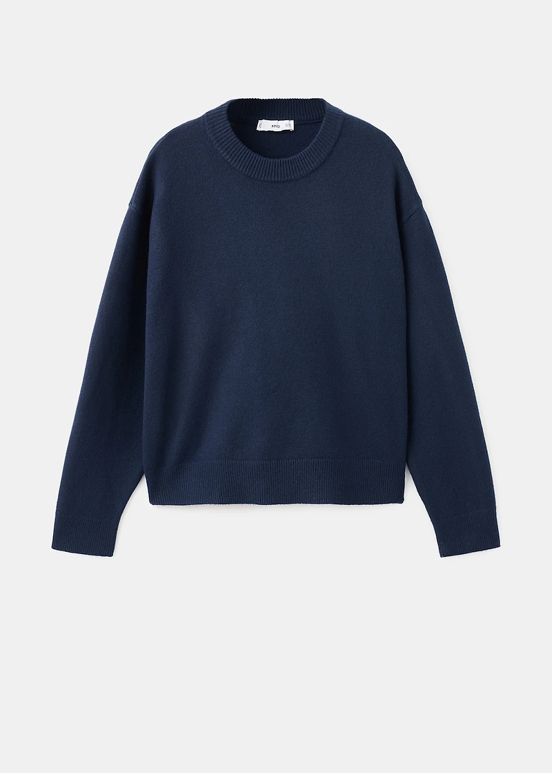 Round-neck knitted sweater