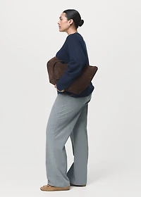 Round-neck knitted sweater