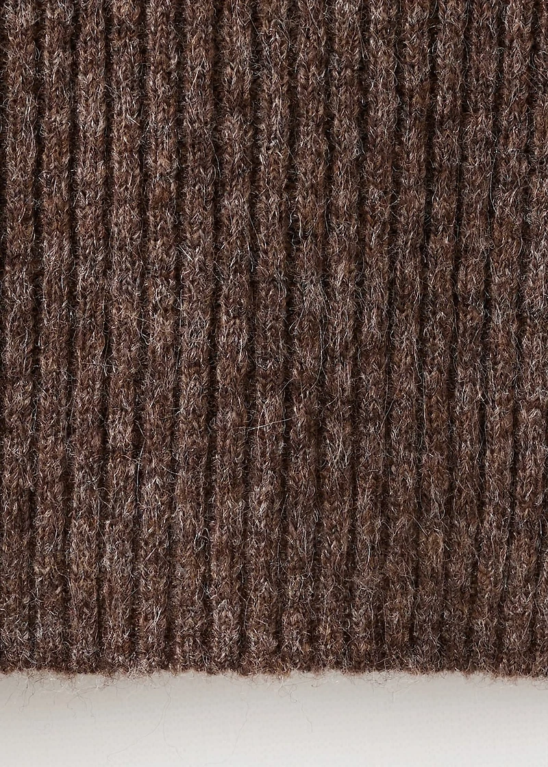 Ribbed sweater with perkins neck