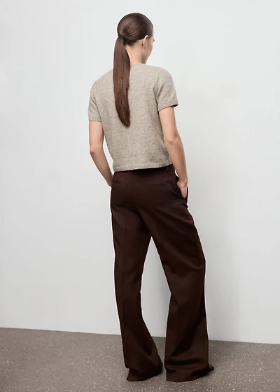 Short-sleeved knitted sweater