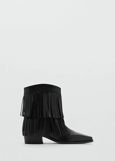 Leather ankle boot with fringe heel