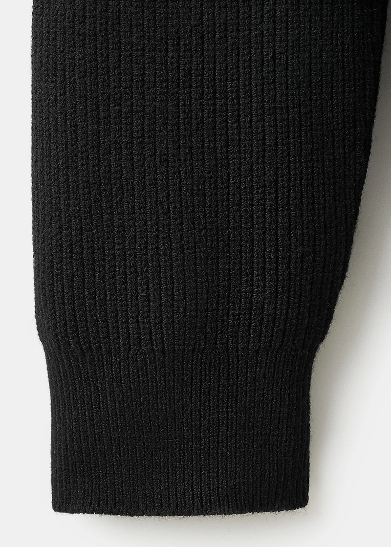 Knitted sweater with zip collar