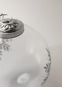 Tree decorations with snowflake detail