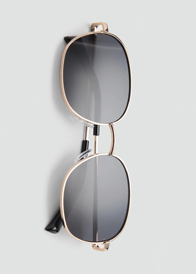 Metallic frame sunglasses