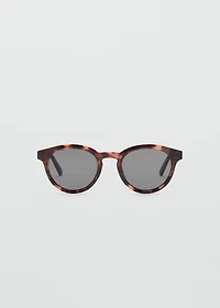 Round-framed sunglasses