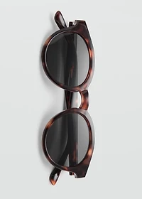 Round-framed sunglasses