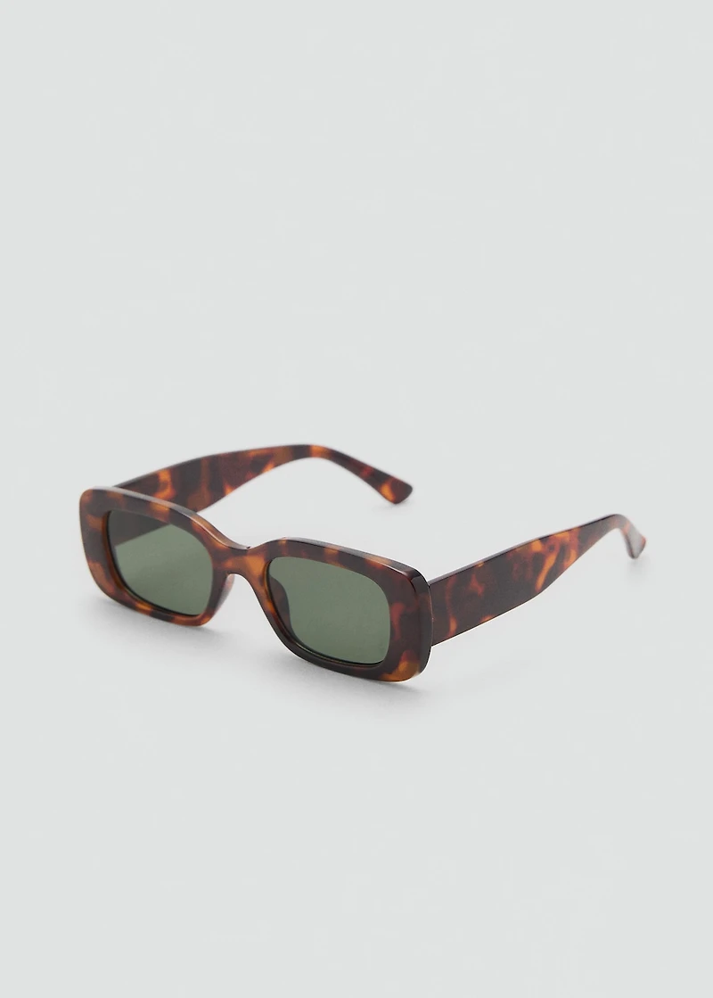 Maxi-frame sunglasses