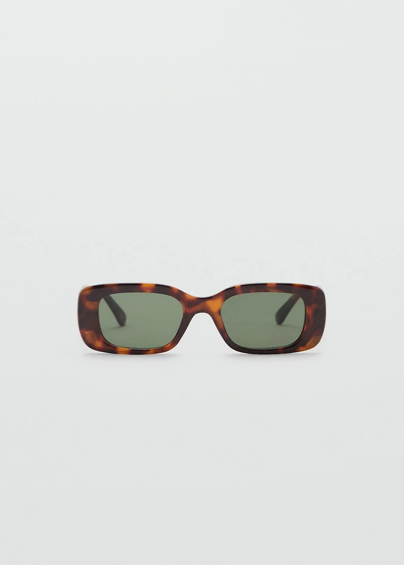 Maxi-frame sunglasses