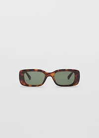 Maxi-frame sunglasses