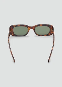 Maxi-frame sunglasses