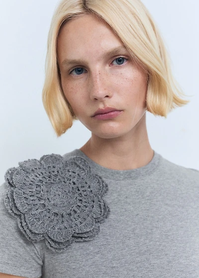 Crochet cotton t-shirt with flower