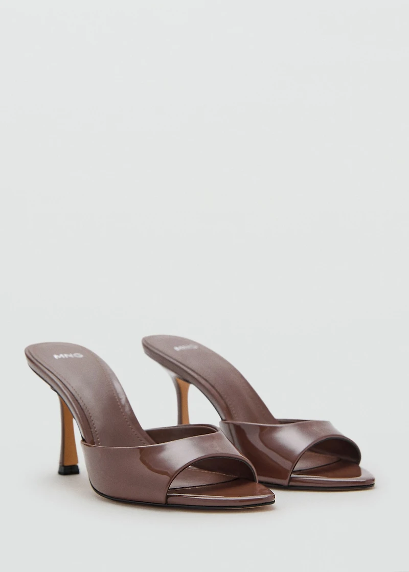 Pointed-heel sandals