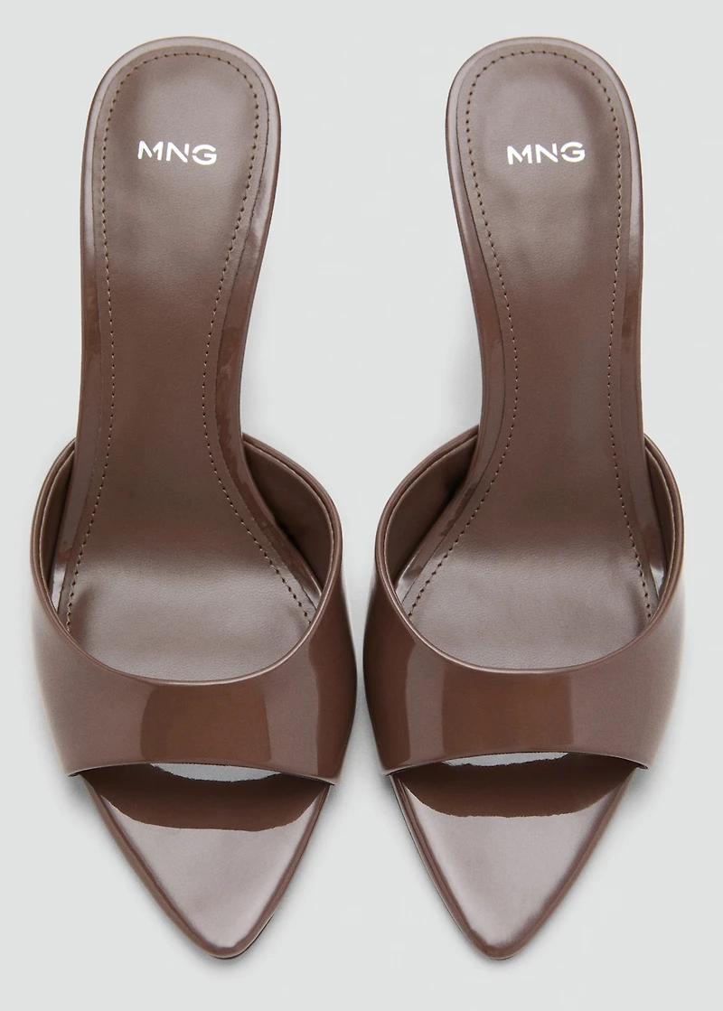 Pointed-heel sandals