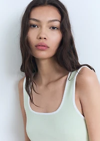 Knitted top with contrasting trim