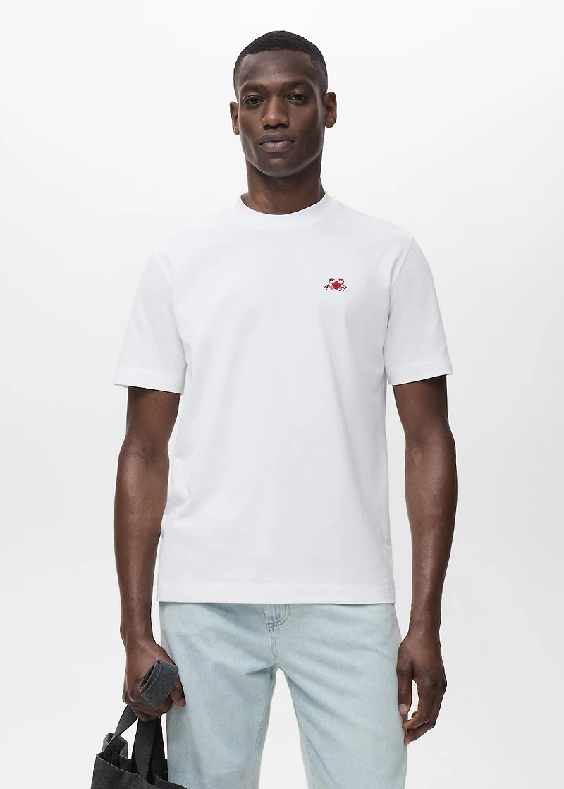 100% cotton t-shirt with embroidered detail