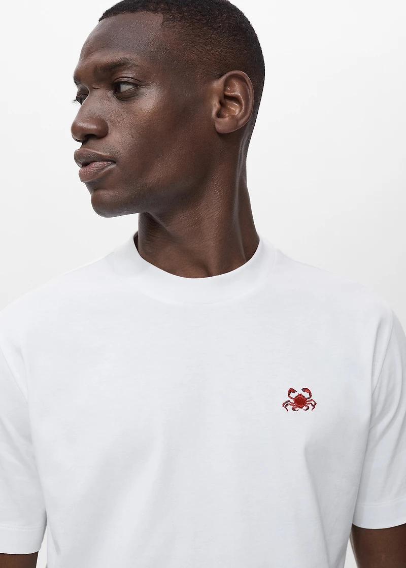 100% cotton t-shirt with embroidered detail