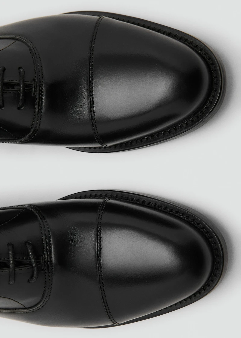 Oxford style leather shoe