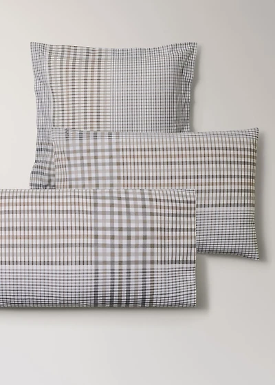 Two 200-thread count percale cotton check-print pillowcases 50x75 cm