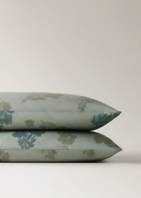 Two pillowcases 200-thread count cotton percale with a faded floral design, 50x75 cm