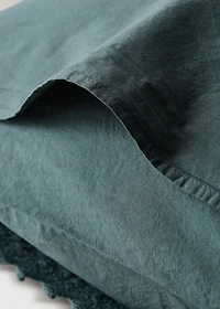 Two washed cotton pillowcases with lace trim 50x75 cm