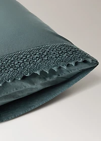 Two washed cotton pillowcases with lace trim 50x75 cm