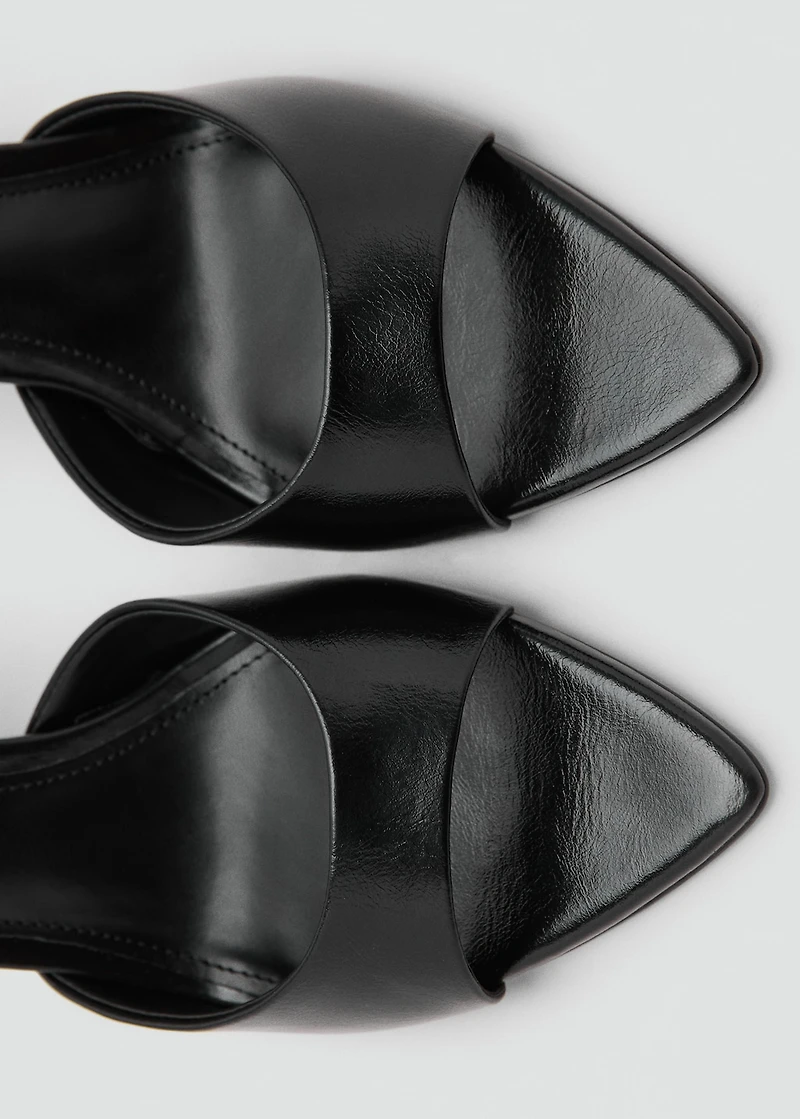 Pointed-heel sandals