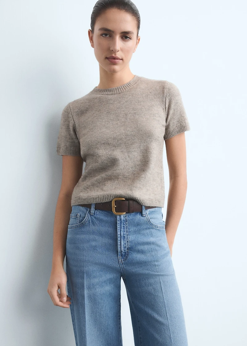 High-waisted wide-leg jeans