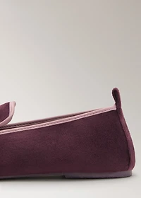 Velour slippers with piping