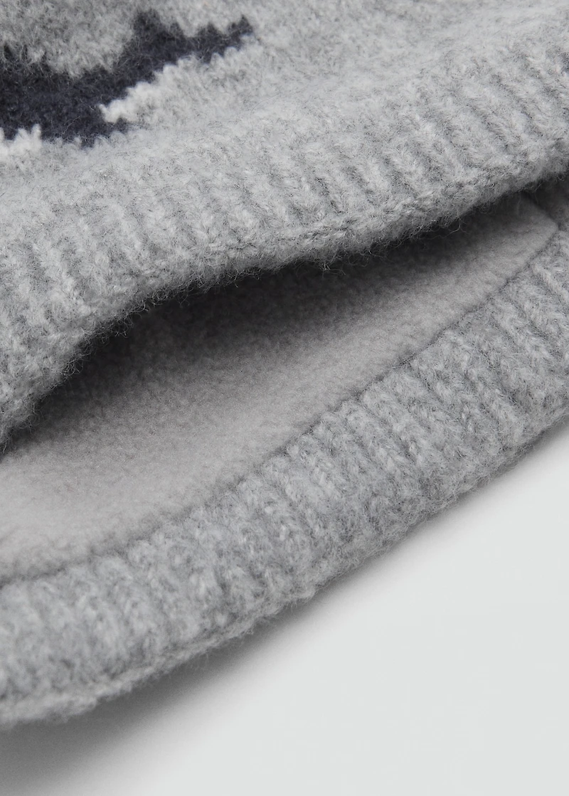 Knitted scarf with whale