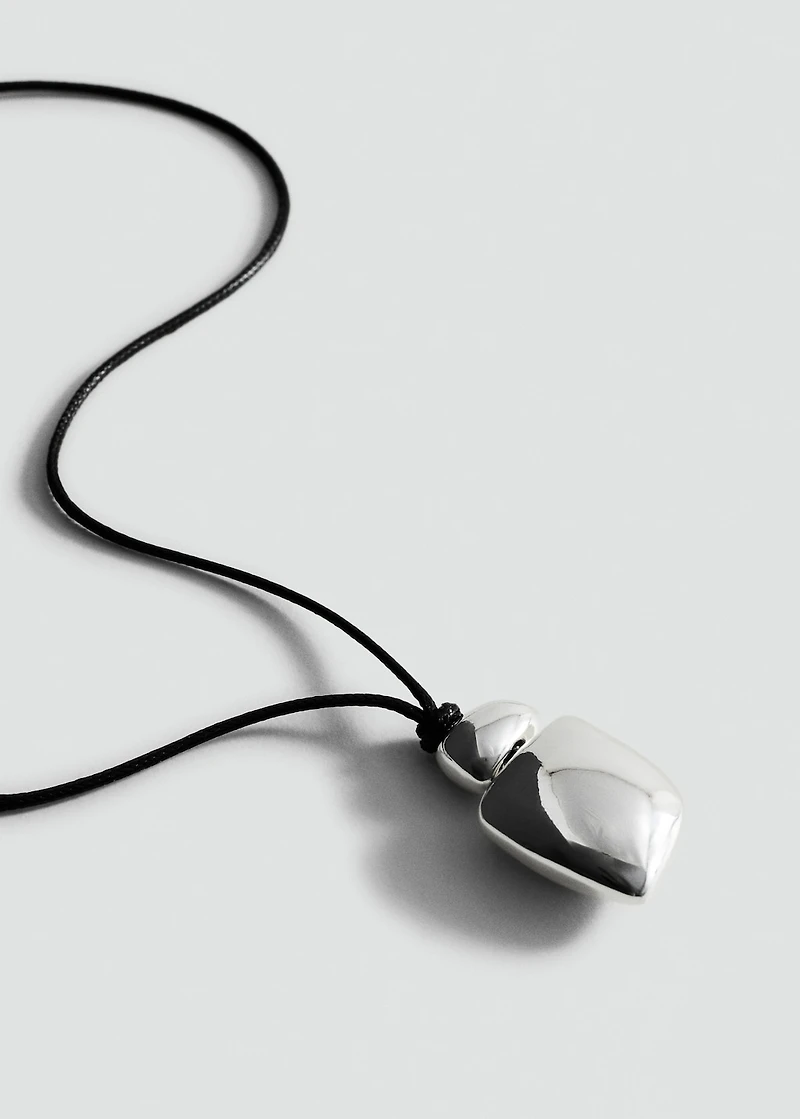 Metal pendant necklace