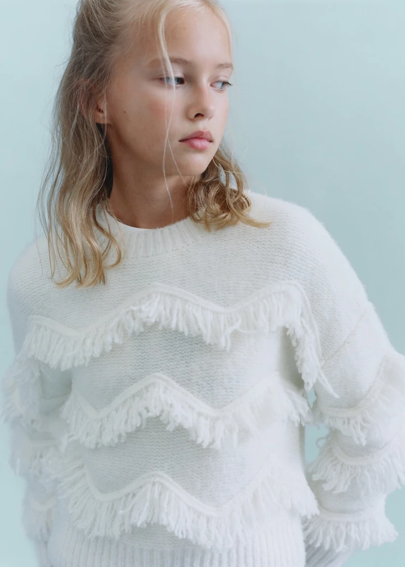 Fringes knit sweater