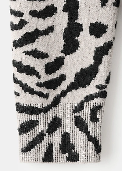 Animal-print knitted sweater