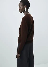 100% wool fine-knit sweater