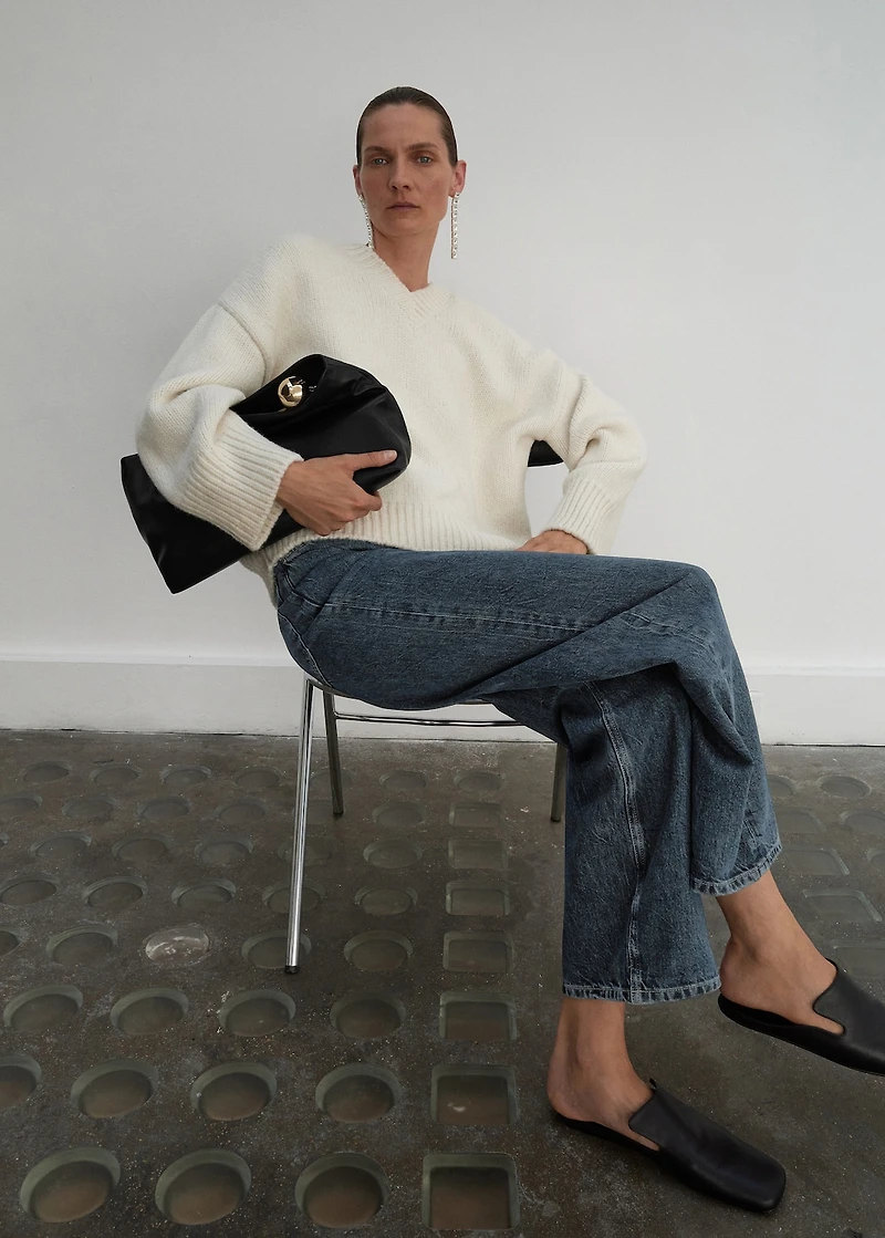 Mid-rise straight jeans