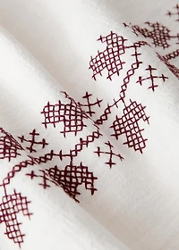 Ramie cotton tablecloth with embroidered details for 8 to diners