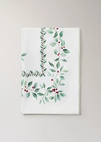 Holly-print cotton tablecloth for 6 to 8 diners