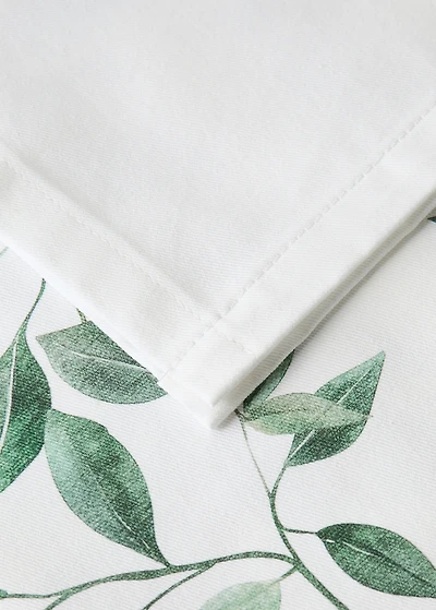 Holly-print cotton tablecloth for 8 to 10 diners