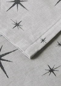 Cotton tablecloth with star pattern for 6 to 8 diners