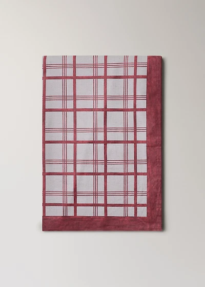 Resin-coated striped tablecloth for 6 to 8 diners