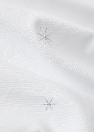 100% cotton tablecloth with embroidered star details for 2 to 4 diners
