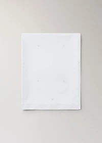 100% cotton tablecloth with embroidered star details for 6 to 8 diners