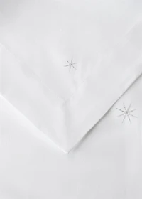 100% cotton tablecloth with embroidered star details for 6 to 8 diners