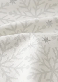 100% cotton tablecloth with Christmas snowflake printed motif for 2 to 4 diners