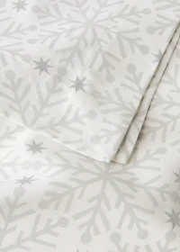 Tablecloth with Christmas snowflake printed motif for 8 to 10 diners